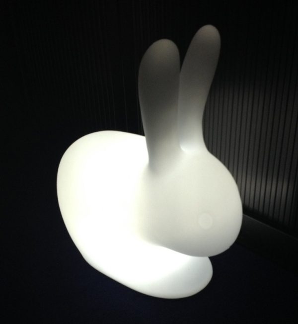 Lampe de nuit pour enfant Lapin LED 16 couleurs RGB blanc rechargeable 45 cm - VDD World