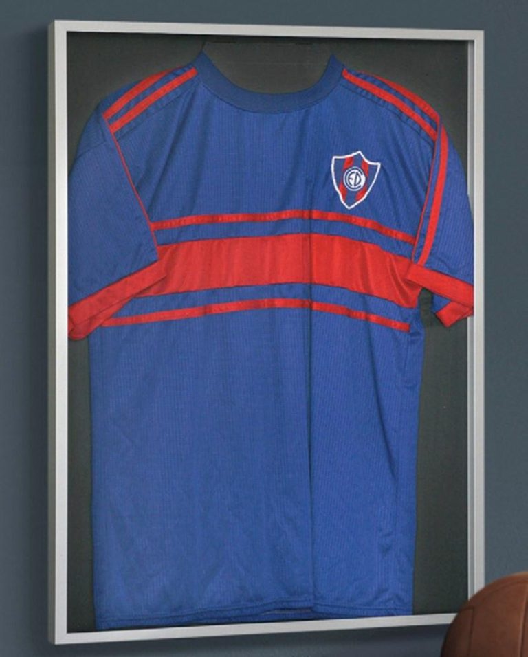 Cadre photo Nielsen pour encadrer votre maillot de football ou d'autres objets - image alternative