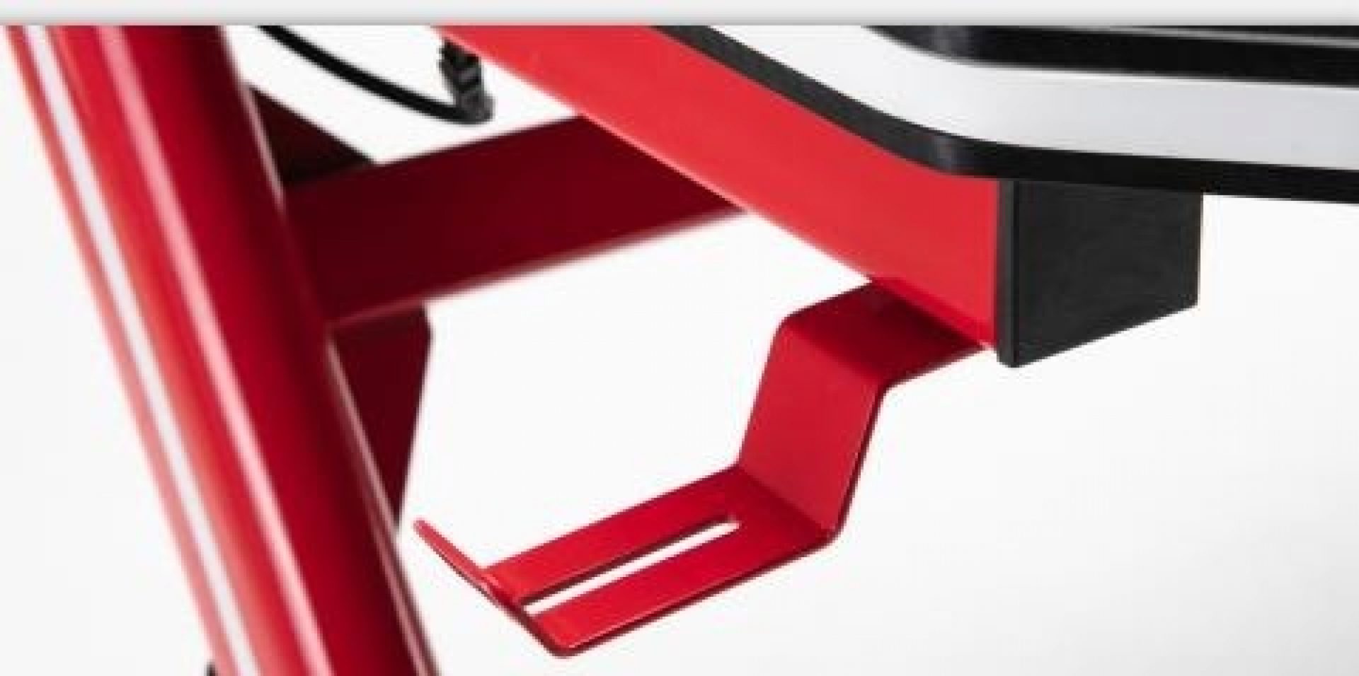 Bureau de jeu Table d'ordinateur Mistral - Bureau de jeu - Eclairage LED - 120 x 60 cm - VDD World FR Bureau de jeu Table d'ordinateur Mistral - Bureau de jeu - Eclairage LED - 120 x 60 cm - VDD World FR