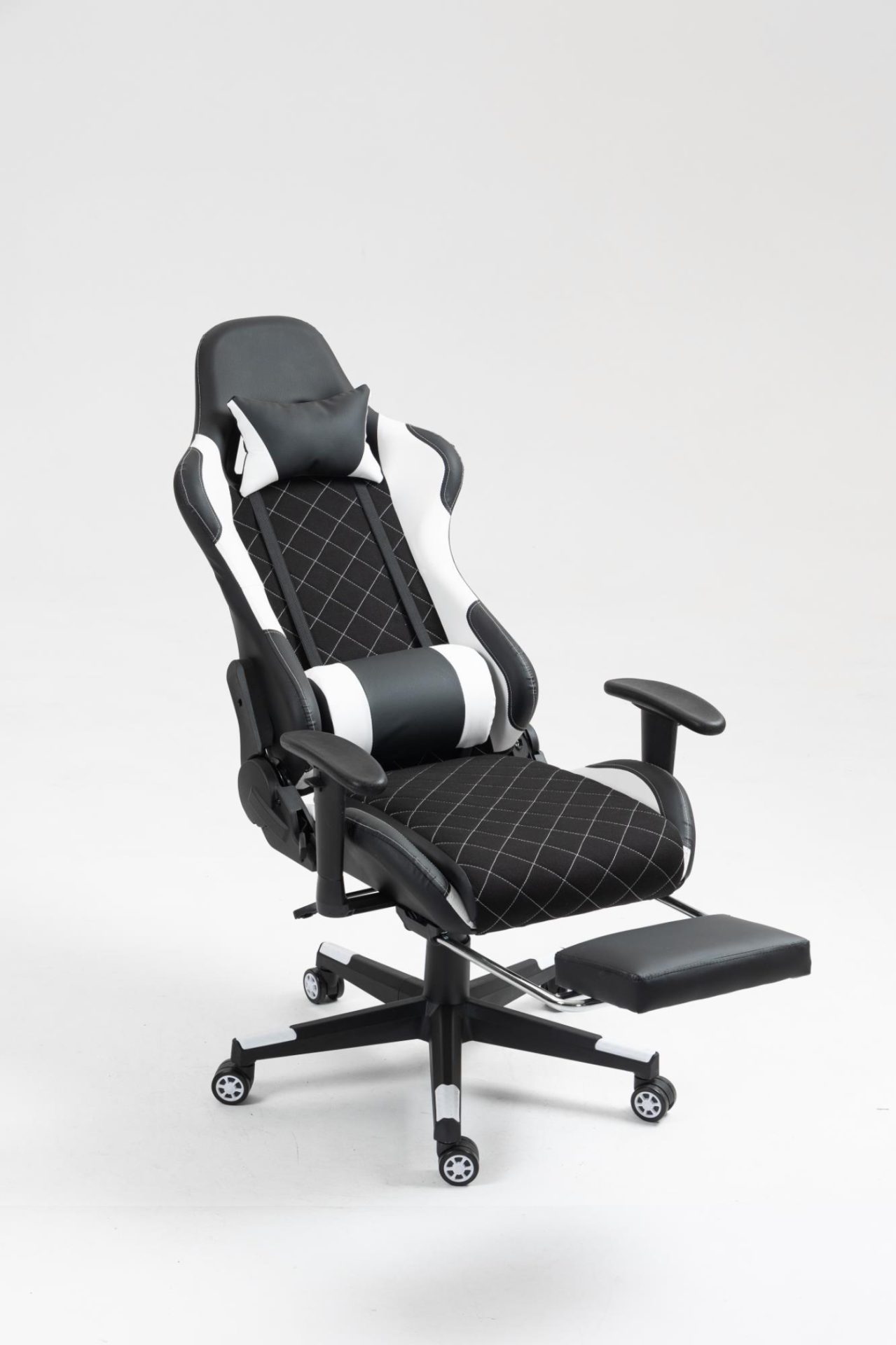 Chaise de jeu Classic - chaise de bureau - repose-pieds - revêtement tissu - noir et blanc - VDD World FR Chaise de jeu Classic - chaise de bureau - repose-pieds - revêtement tissu - noir et blanc - VDD World FR