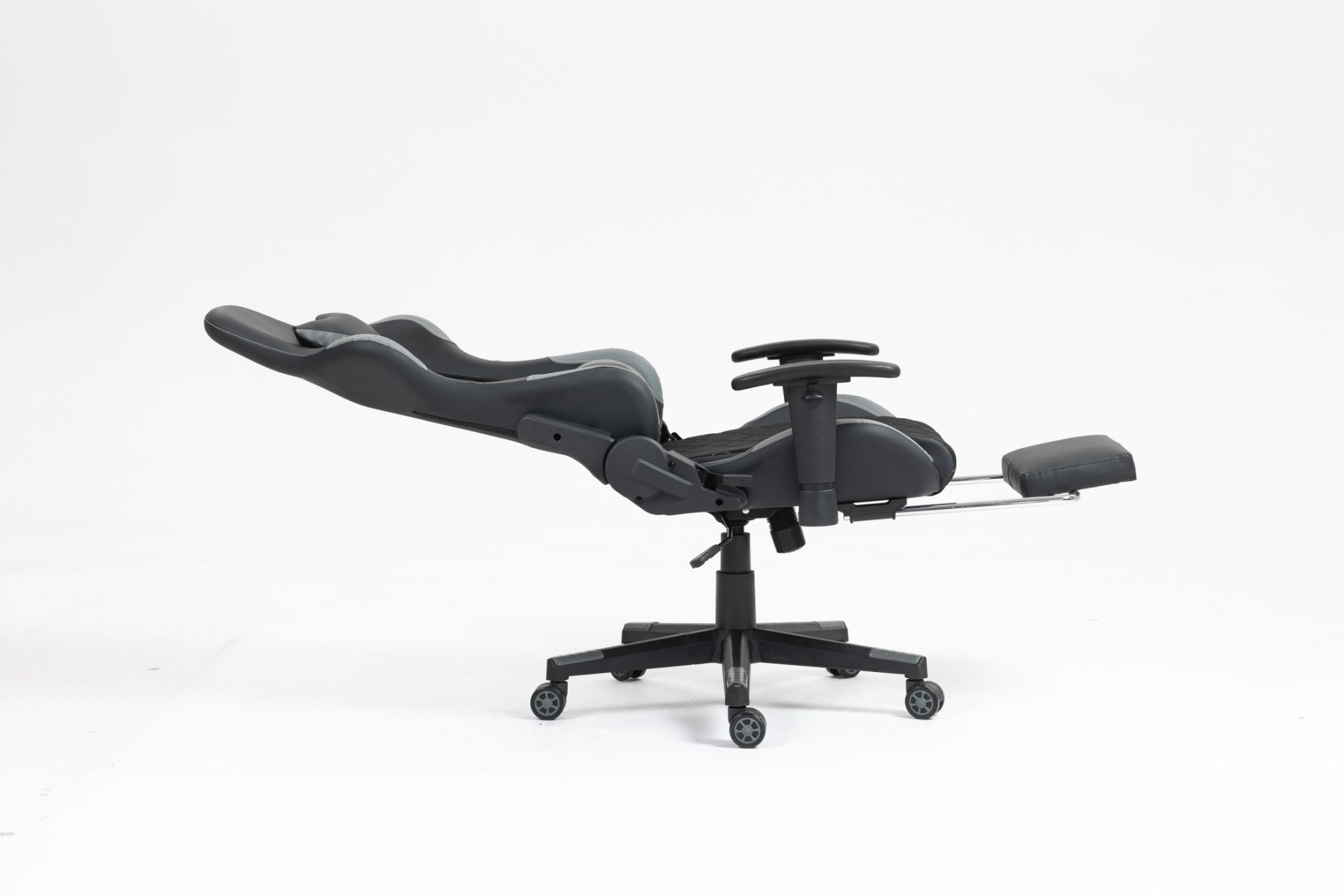 Chaise de jeu Classic - chaise de bureau - repose-pieds - revêtement tissu - noir et gris - VDD World FR Chaise de jeu Classic - chaise de bureau - repose-pieds - revêtement tissu - noir et gris - VDD World FR