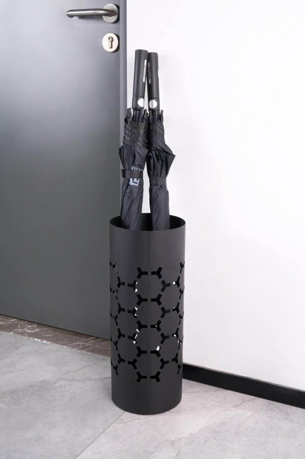 VDD - poubelle parapluie - noir - aluminium - moderne - pratique - VDD World FR VDD - poubelle parapluie - noir - aluminium - moderne - pratique - VDD World FR