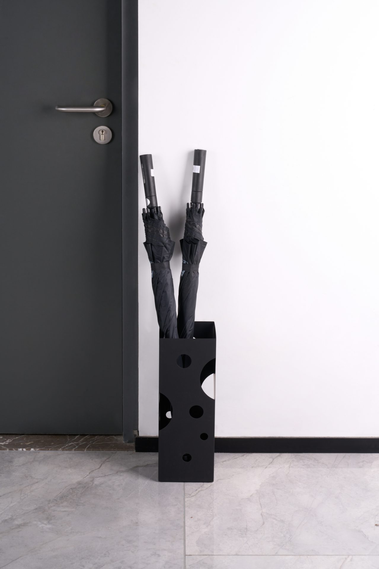 VDD - porte-parapluie - noir - aluminium - compact - élégant - image alternative